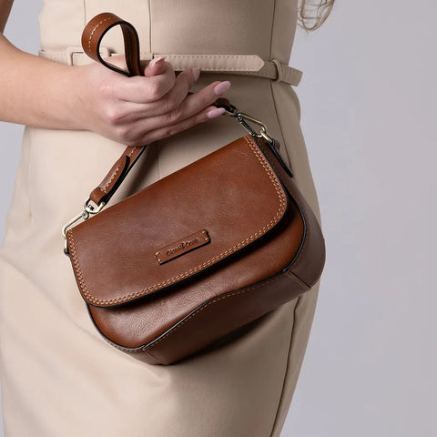 Gianni Conti Classic Flap Front Bag - Style: 913537 Tan